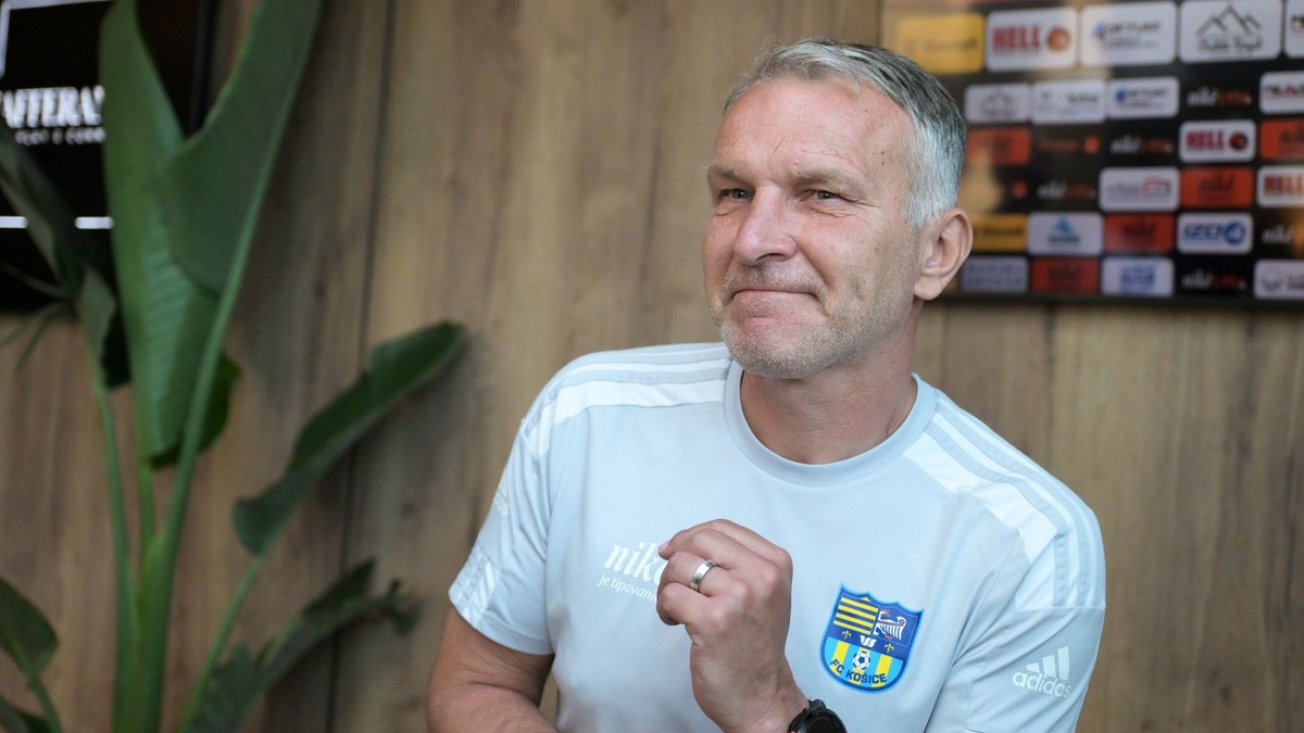 Hlavný tréner FC Košice Roman Skuhravý.