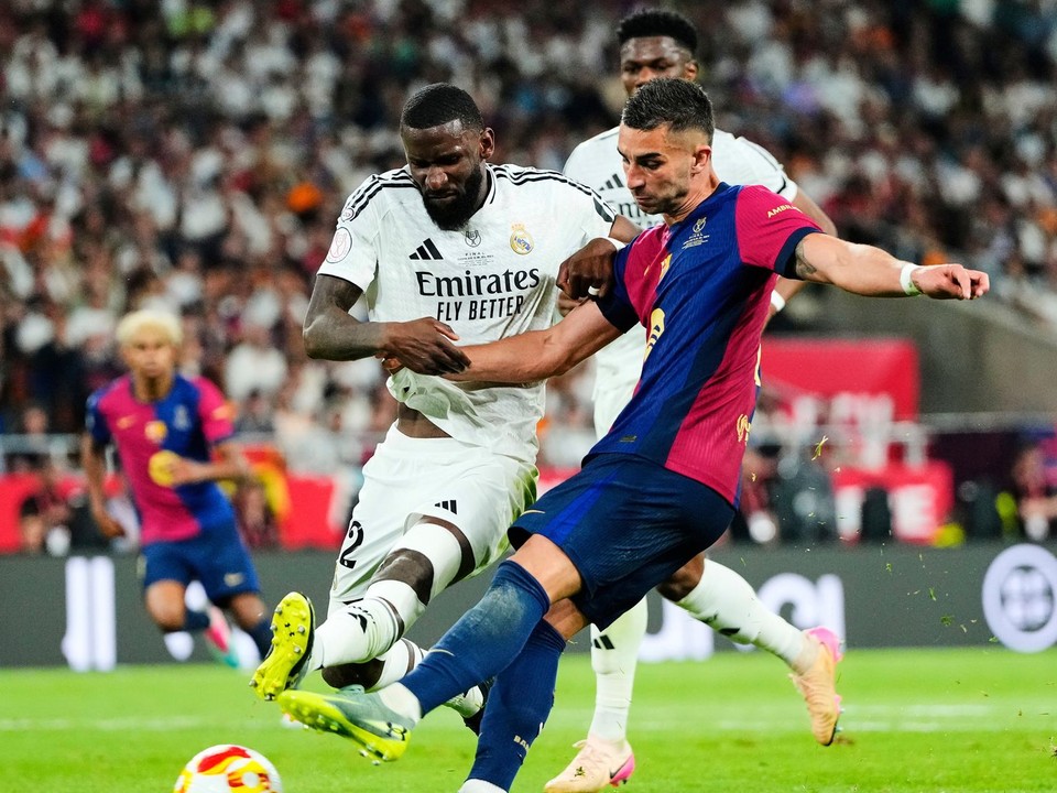 Fotka zo zápasu FC Barcelona - Real Madrid.