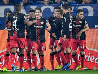 Gólová radosť hráčov Bayeru Leverkusen.