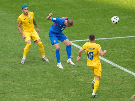 Ondrej Duda strieľa gól v zápase Slovensko - Rumunsko v skupine E na EURO 2024.