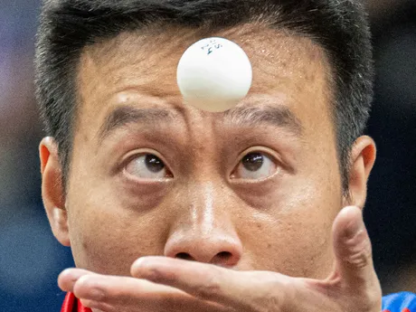Wang Jang v prvom kole stolnotenisového turnaja na OH v Paríži 2024. 