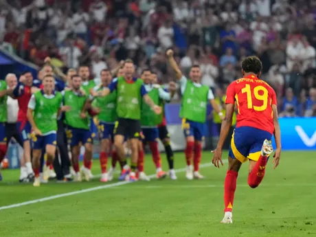 Lamine Yamal sa teší po strelenom góle v zápase Španielsko - Francúzsko v semifinále EURO 2024.