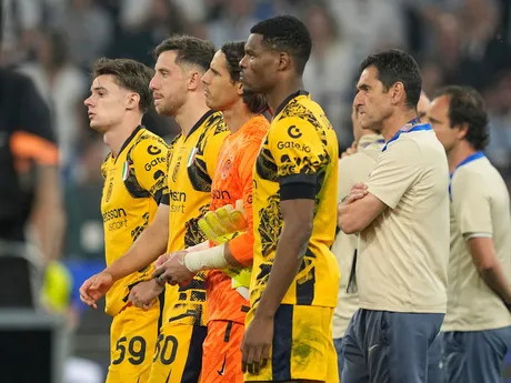 Inter Milan players stand in dejection at the end of the Champions League final soccer match between Paris Saint-Germain and Inter Milan at the Allianz Arena in Munich, Germany, Saturday, May 31, 2025. (AP Photo/Martin Meissner)

- XCHAMPIONSLEAGUEX