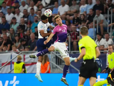Nelson Weiper a Jarell Quansal počas zápasu Anglicko - Nemecko vo finále na EURO U21 2025 (ME vo futbale do 21 rokov).