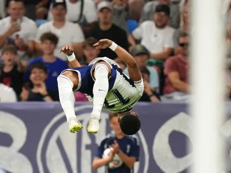 Omari Hutchinson počas zápasu Anglicko - Nemecko vo finále na EURO U21 2025 (ME vo futbale do 21 rokov).