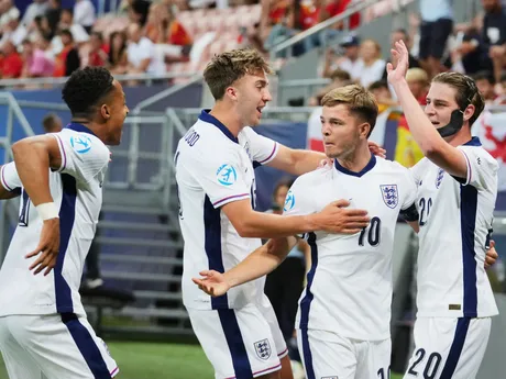 James McAtee oslavuje gól počas zápasu Španielsko - Anglicko vo štvrťfinále na EURO U21 2025 (ME vo futbale do 21 rokov).