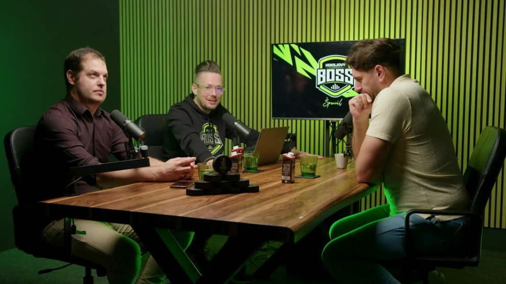 Stano Benčat, Ondrej Rusnák a Boris Valábik debatujú v podcaste Hokejový BOSS.